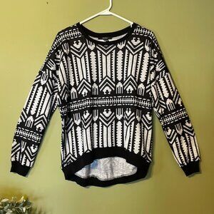 Forever 21 lightweight sweater size small